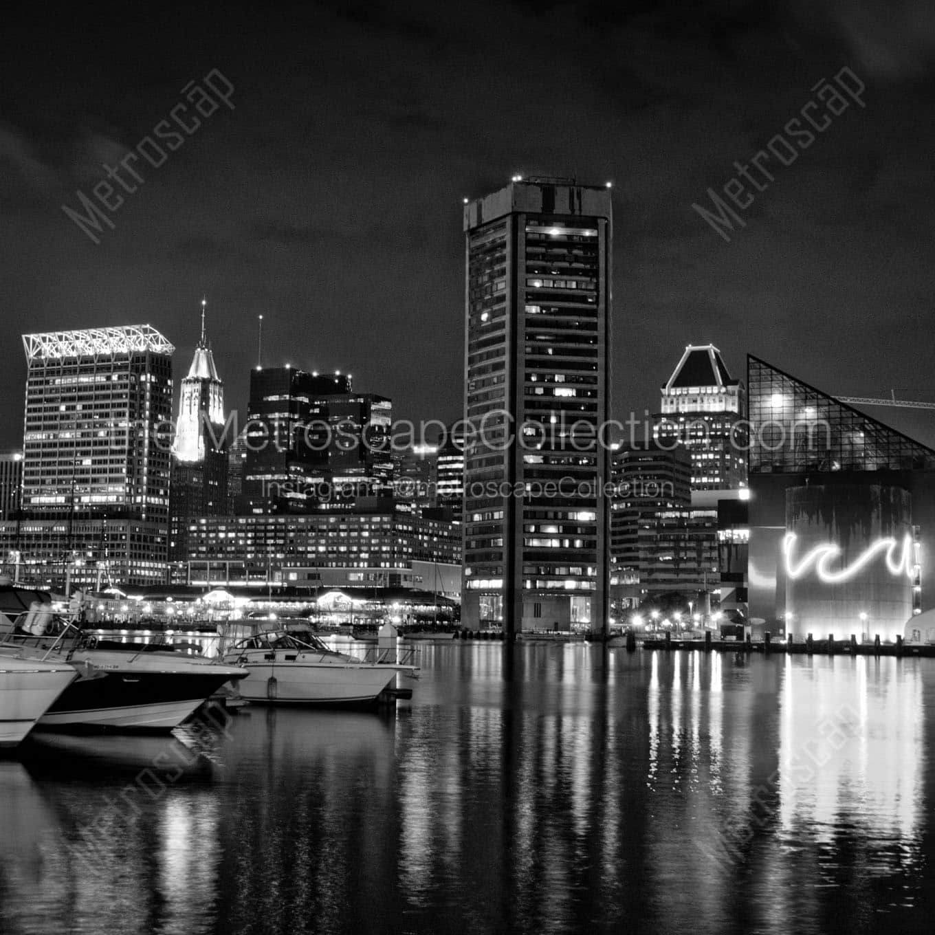 baltimore aquarium inner harbor Black & White Office Art