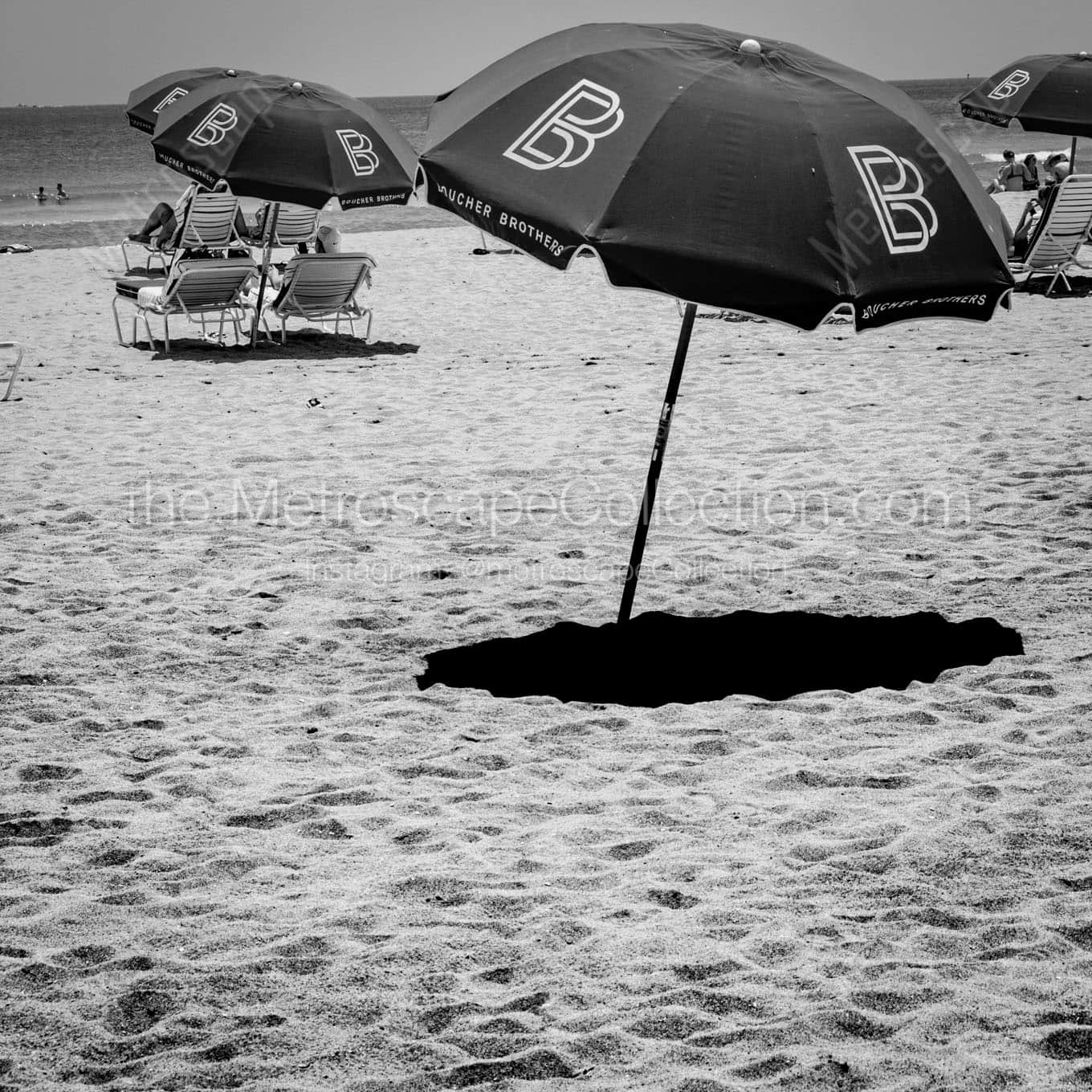 beach umbrella Black & White Office Art