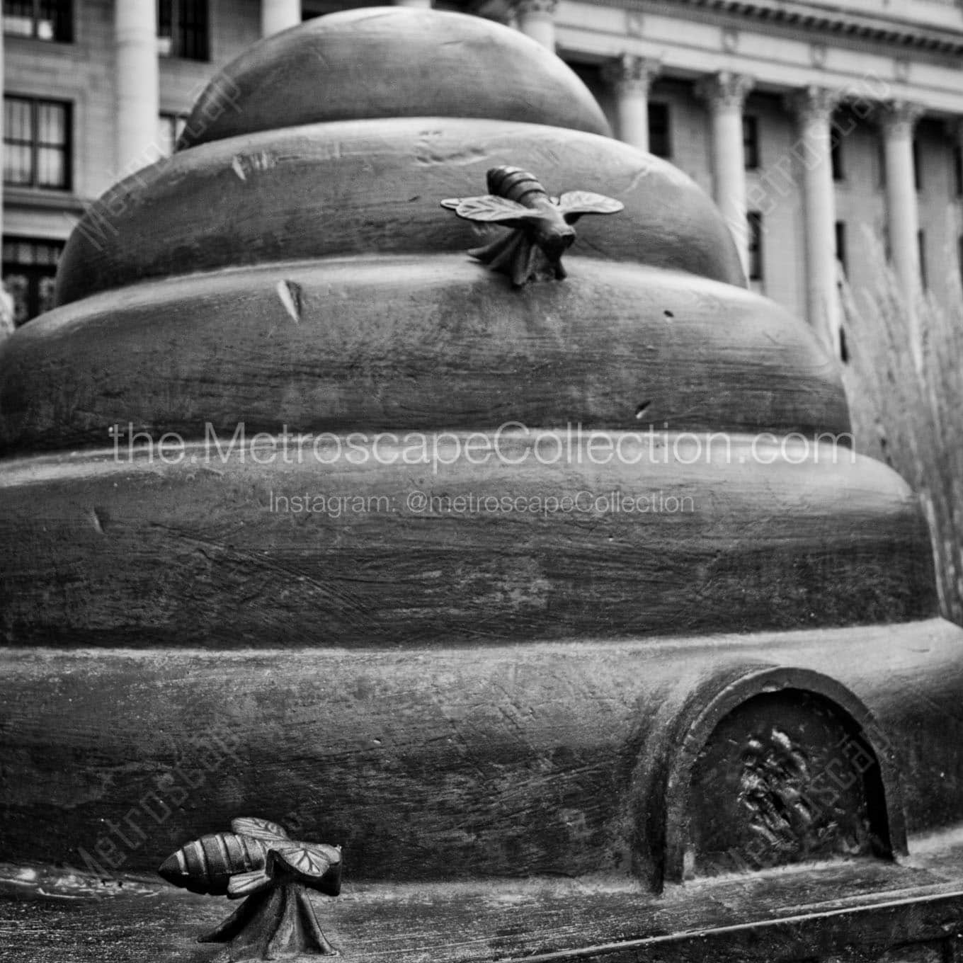 beehive on utah capitol grounds Black & White Office Art