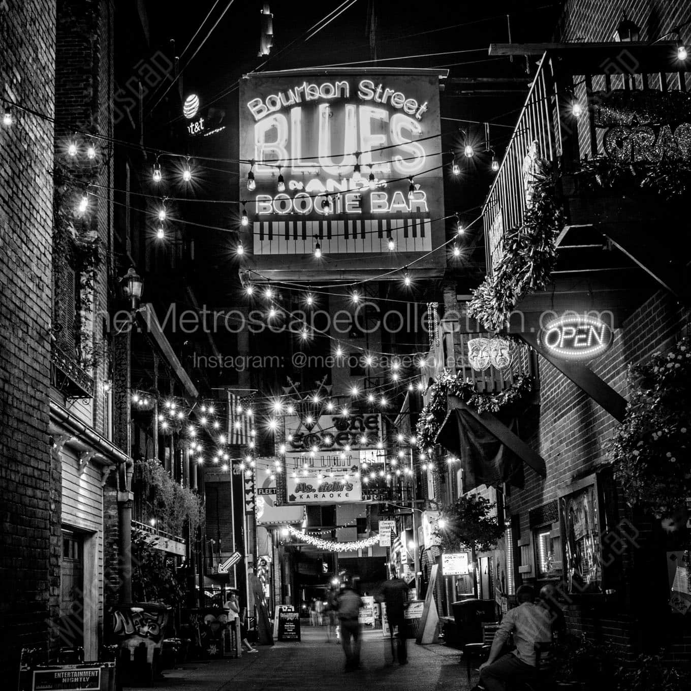bourbon street blues boogie bar at night Black & White Office Art