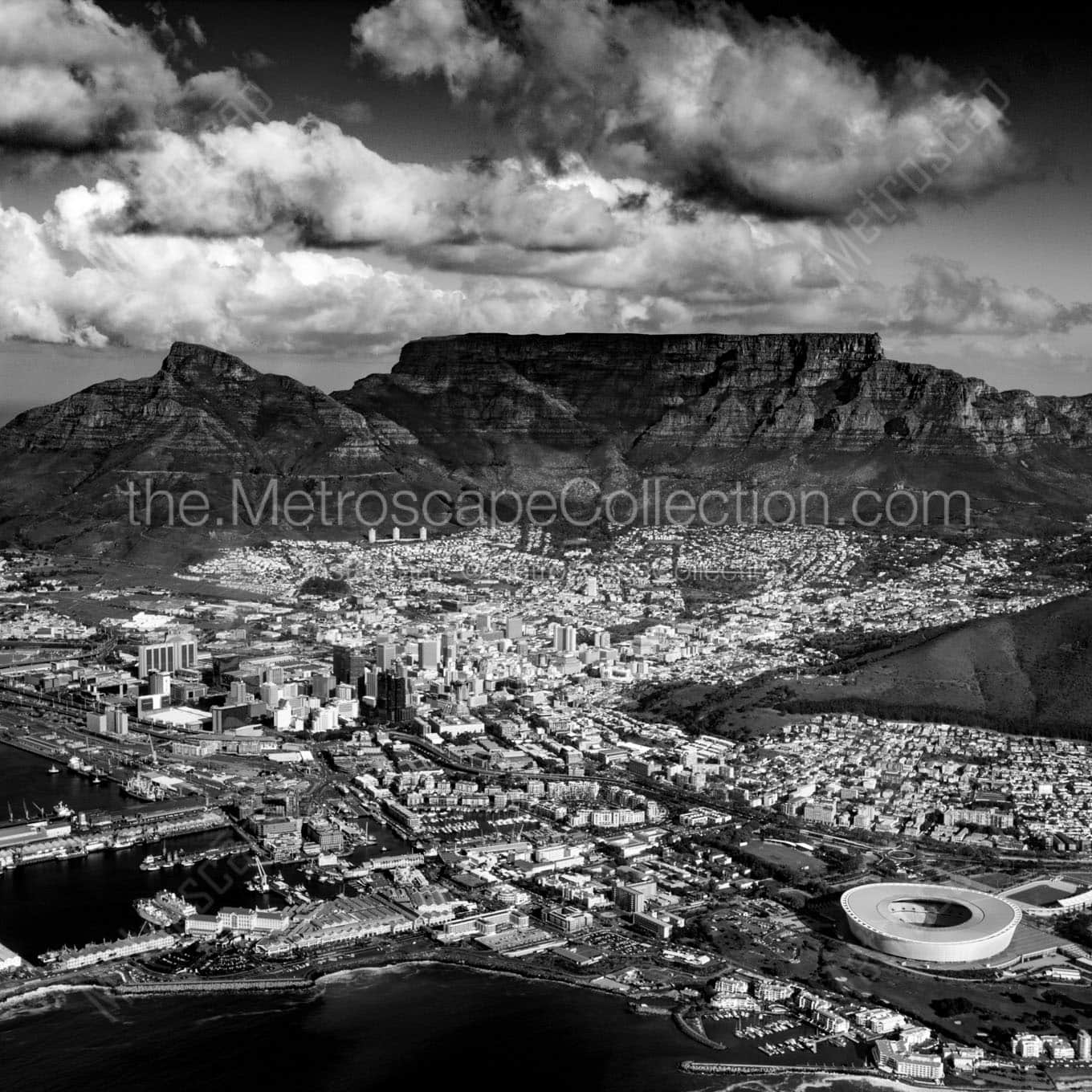 cape town skyline and table mountain Black & White Office Art