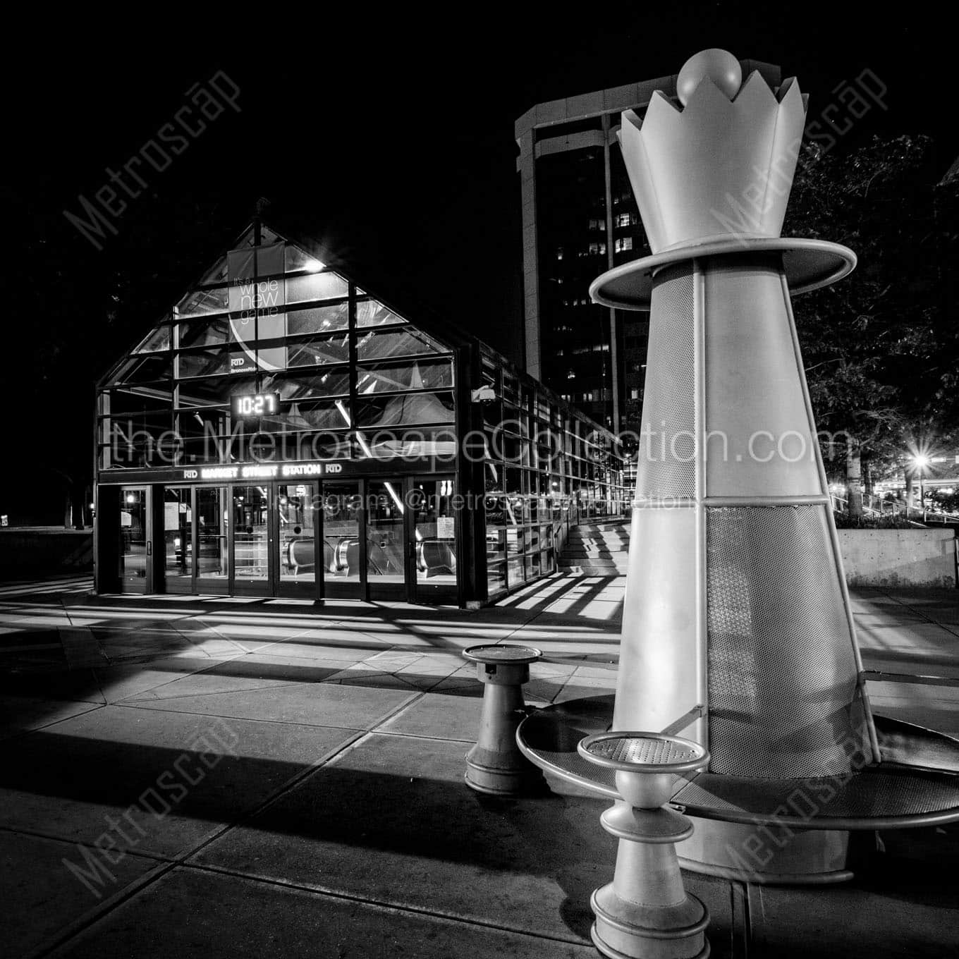 chess queen rtd station Black & White Office Art