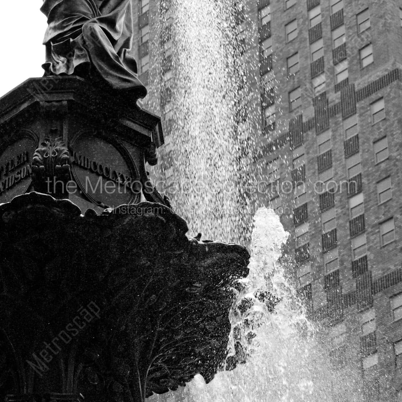 close up fountain square tyler davidson Black & White Office Art
