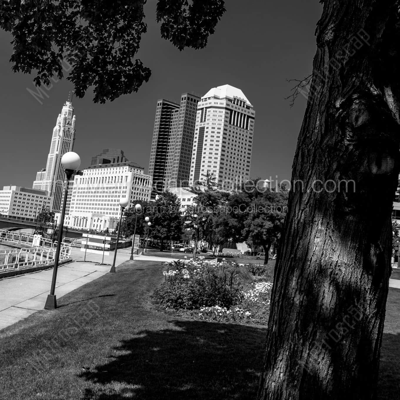 columbus skyline bicentennial park Black & White Office Art