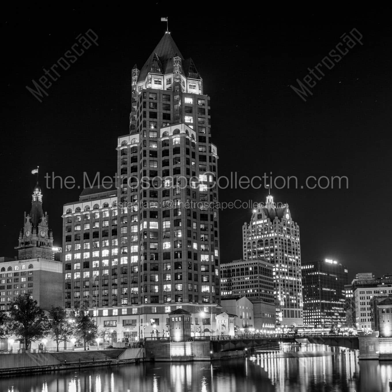 downtown milwaukee at night Black & White Office Art