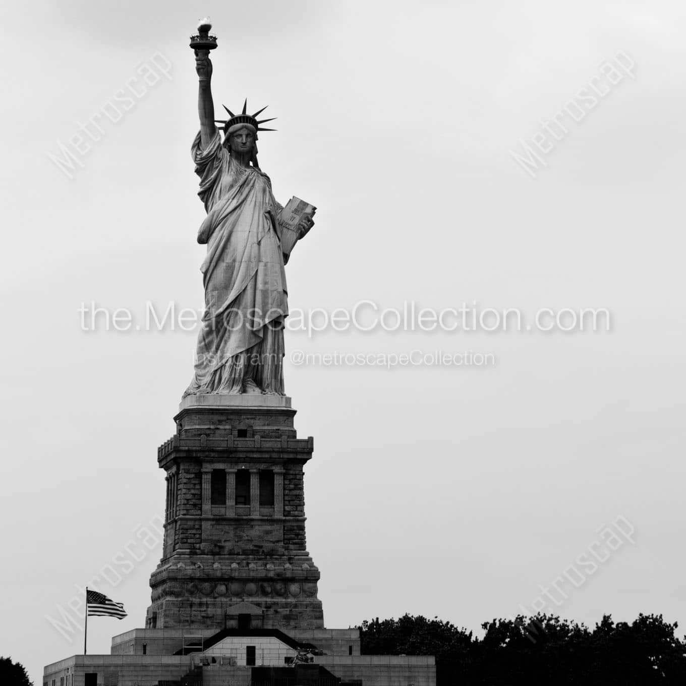 fort wood statue of liberty Black & White Office Art
