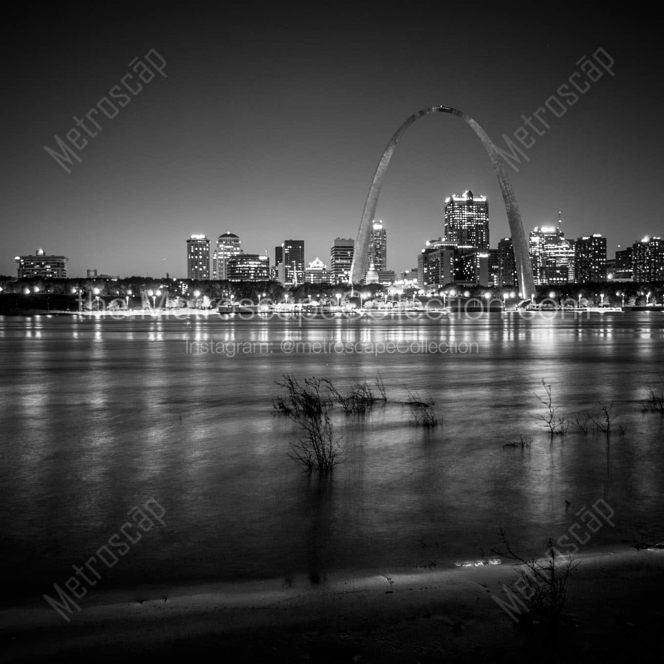 gateway arch over st louis skyline at night Black & White Office Art