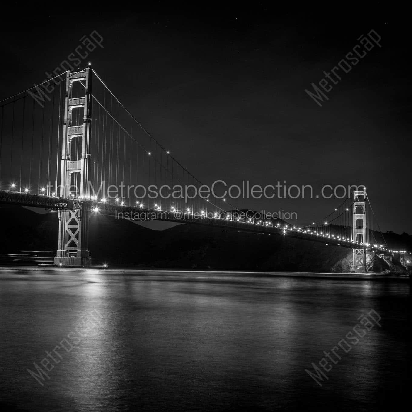 gg bridge night Black & White Office Art
