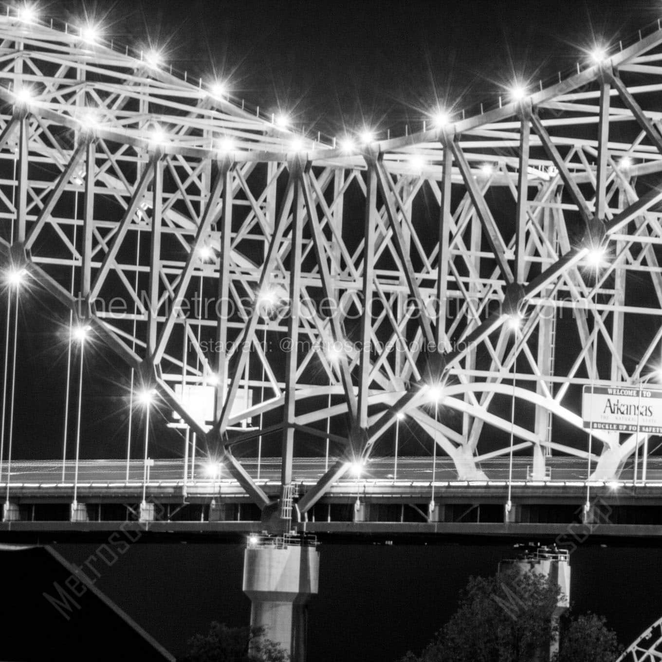 i 40 bridge over mississippi river Black & White Office Art
