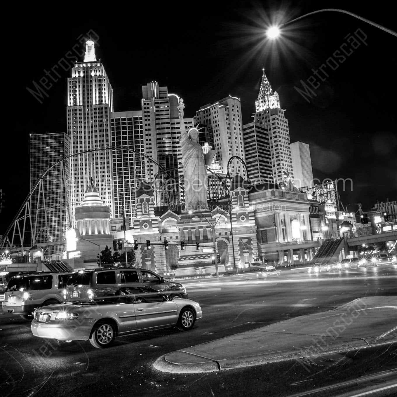 las vegas blvd new york skyline Black & White Office Art