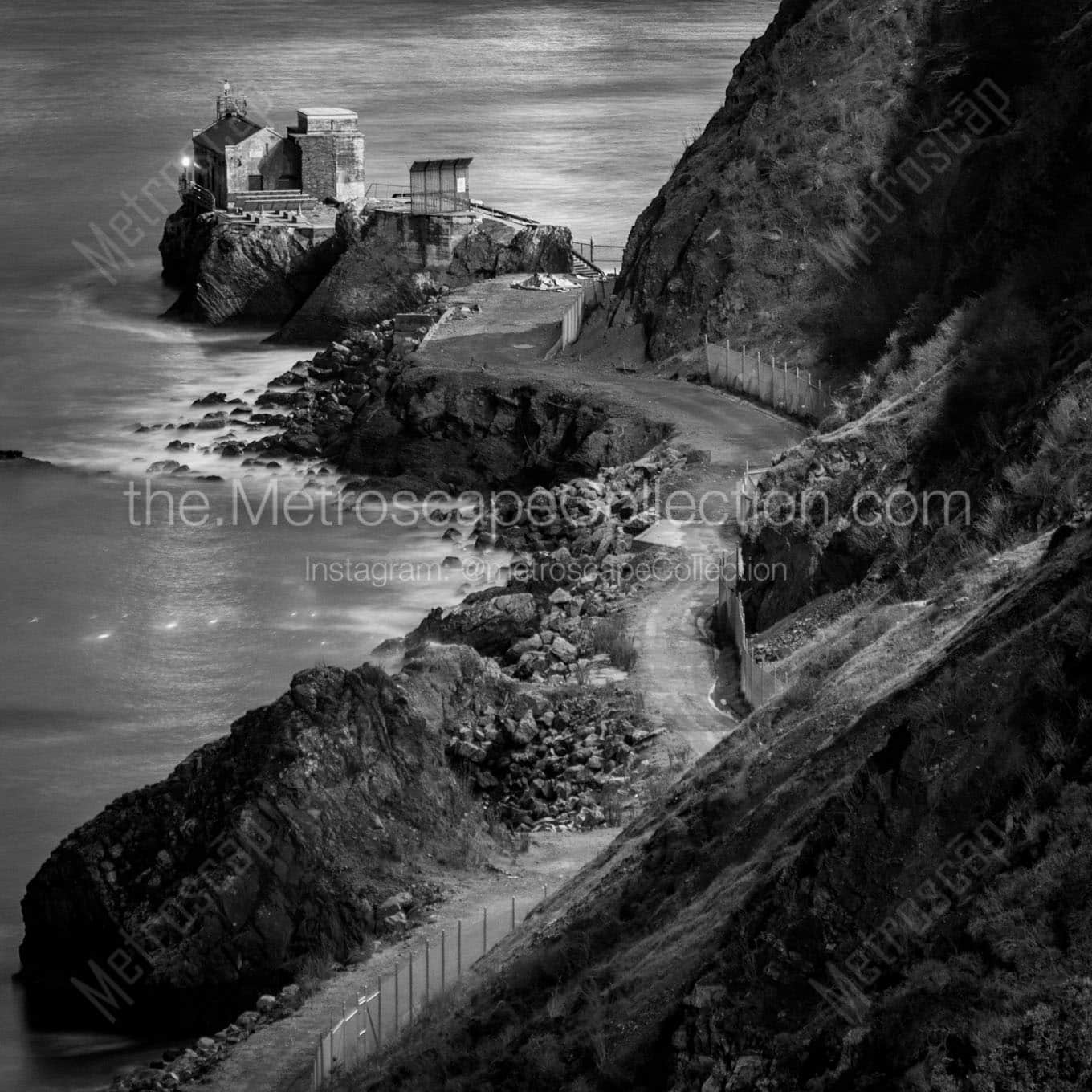 lime point base golden gate bridge Black & White Office Art