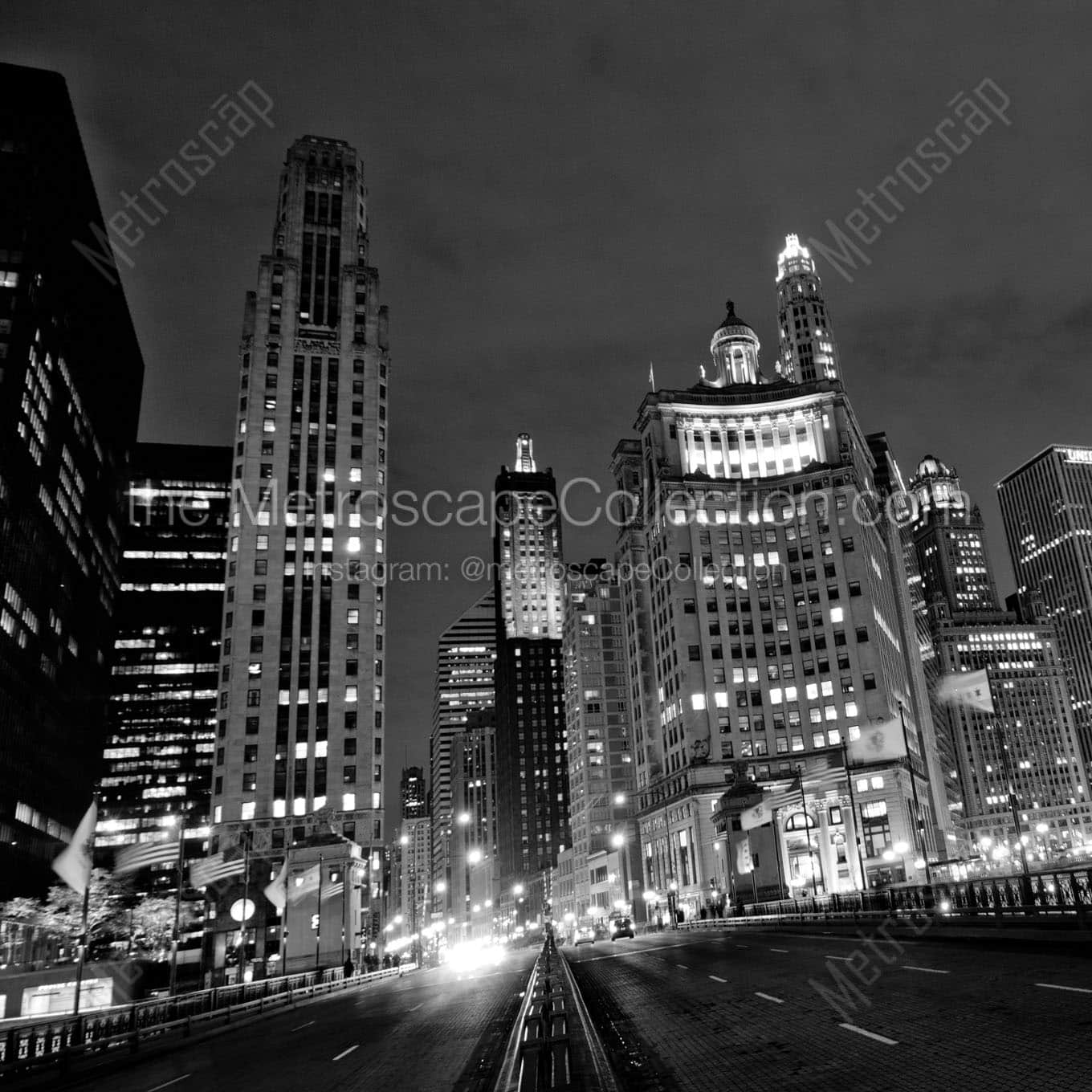 michigan avenue over chicago river Black & White Office Art