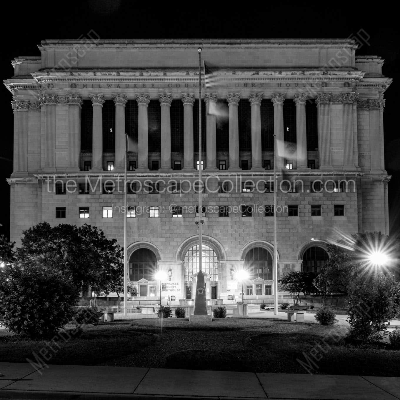 milwaukee county courthouse at night Black & White Office Art