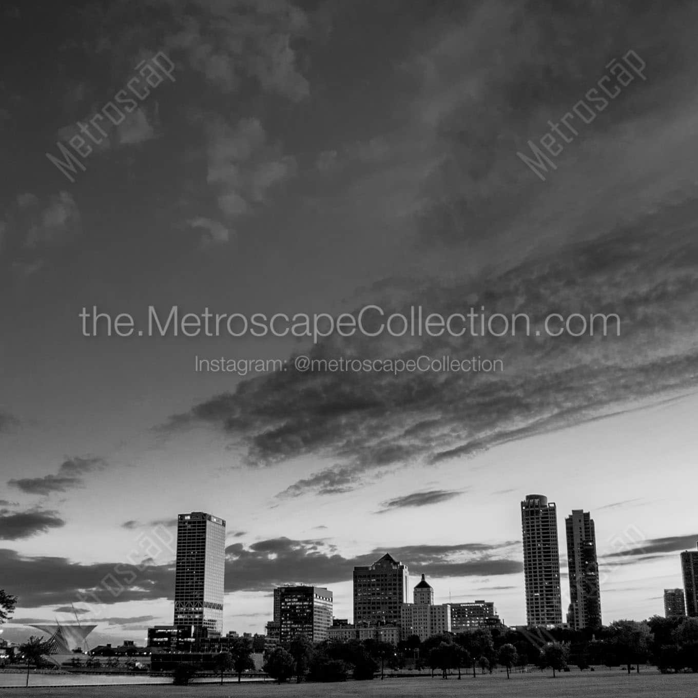 milwaukee skyline from veterans park Black & White Office Art