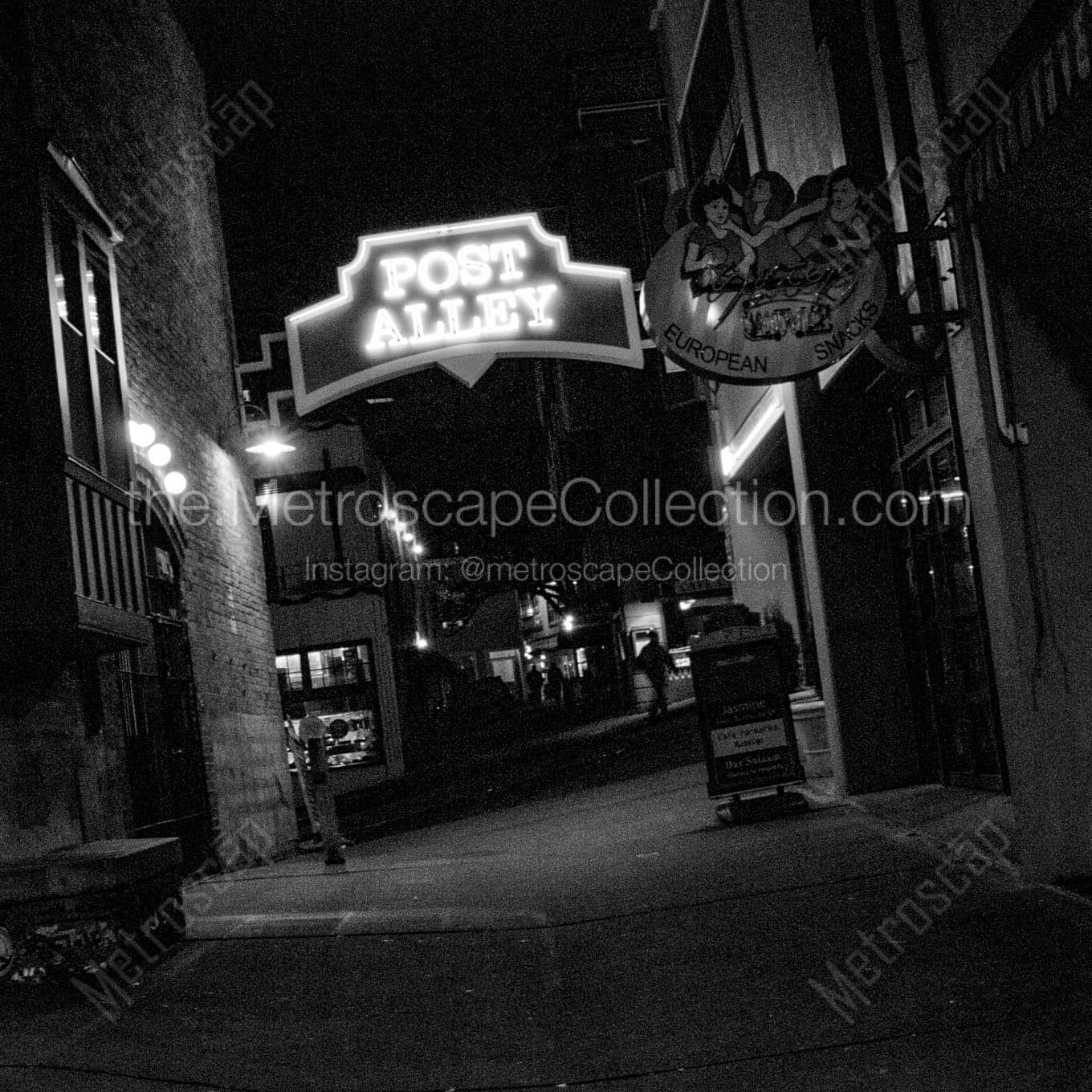 post alley at night Black & White Office Art