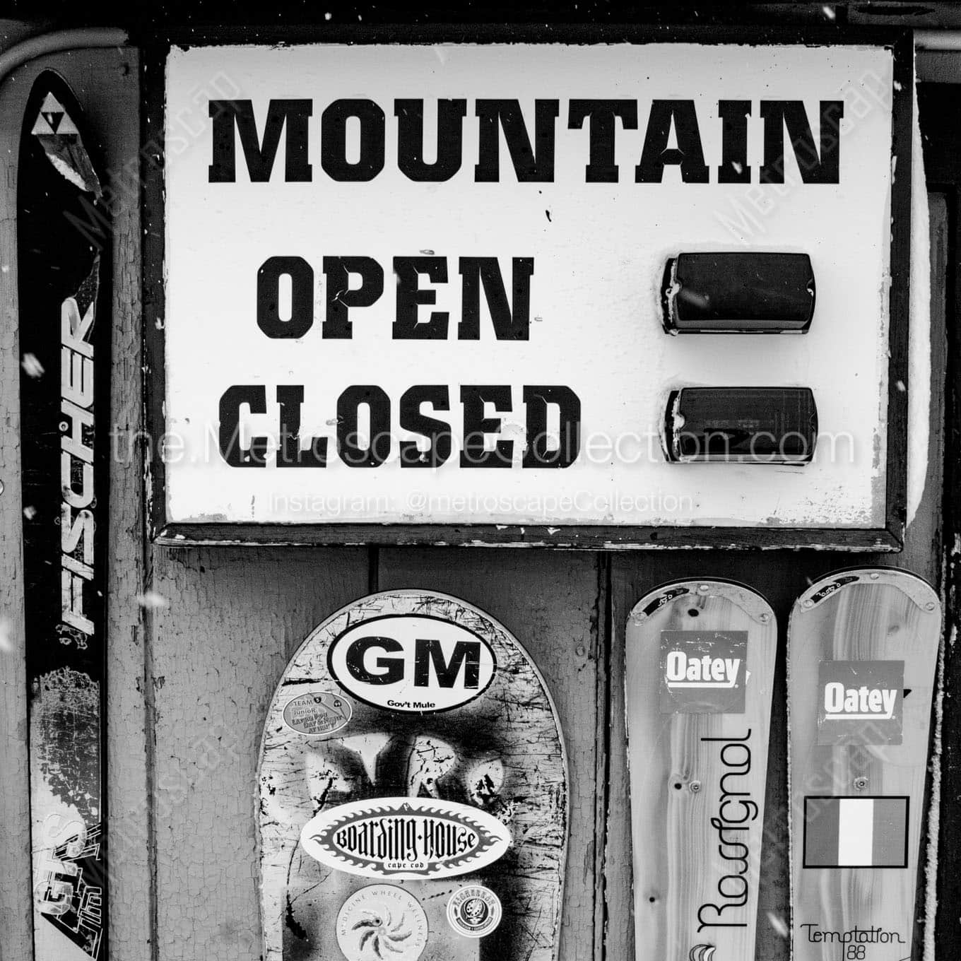 rendezvous mountain open closed sign Black & White Office Art