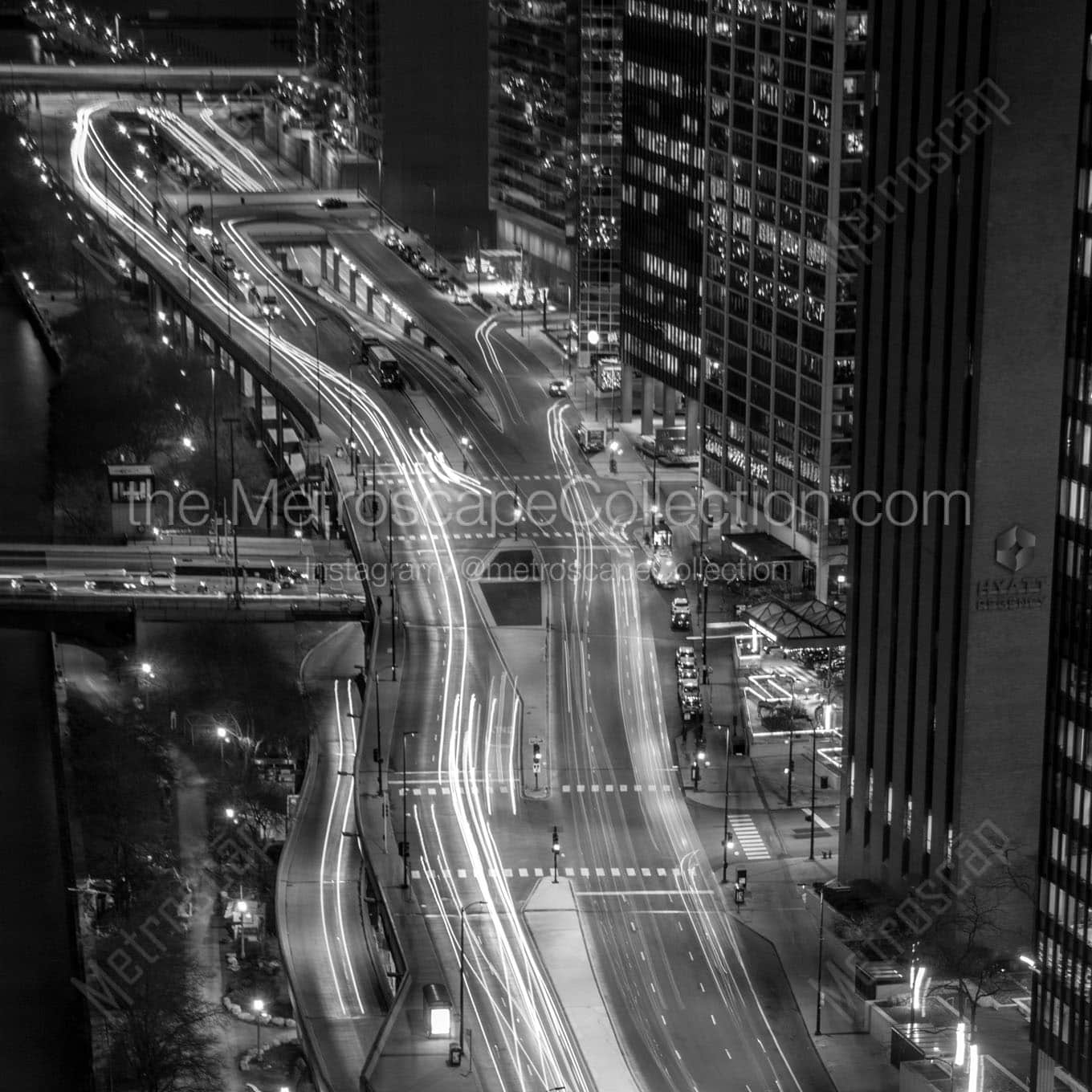 rush hour traffic on wacker drive at night Black & White Office Art