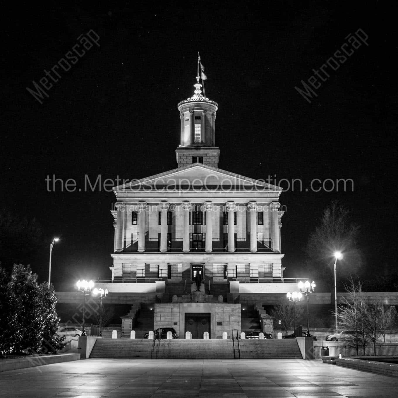 tennessee capitol building victory park Black & White Office Art