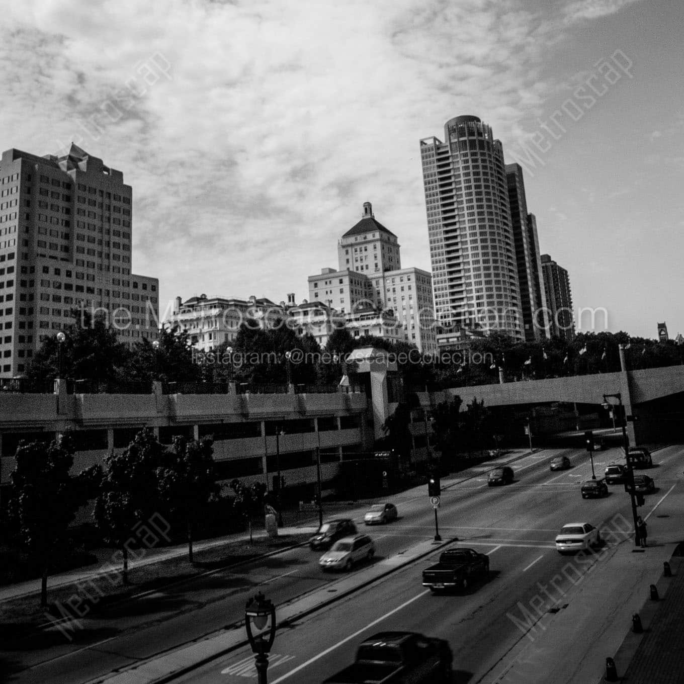 traffic on lincoln memorial drive Black & White Office Art