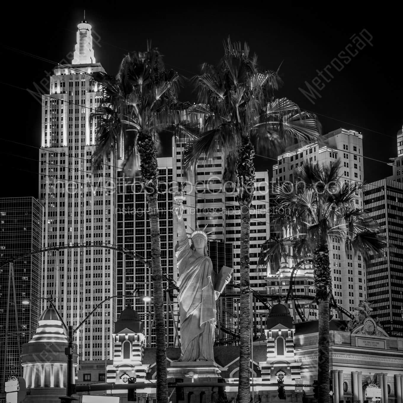 vegas statue of liberty Black & White Office Art