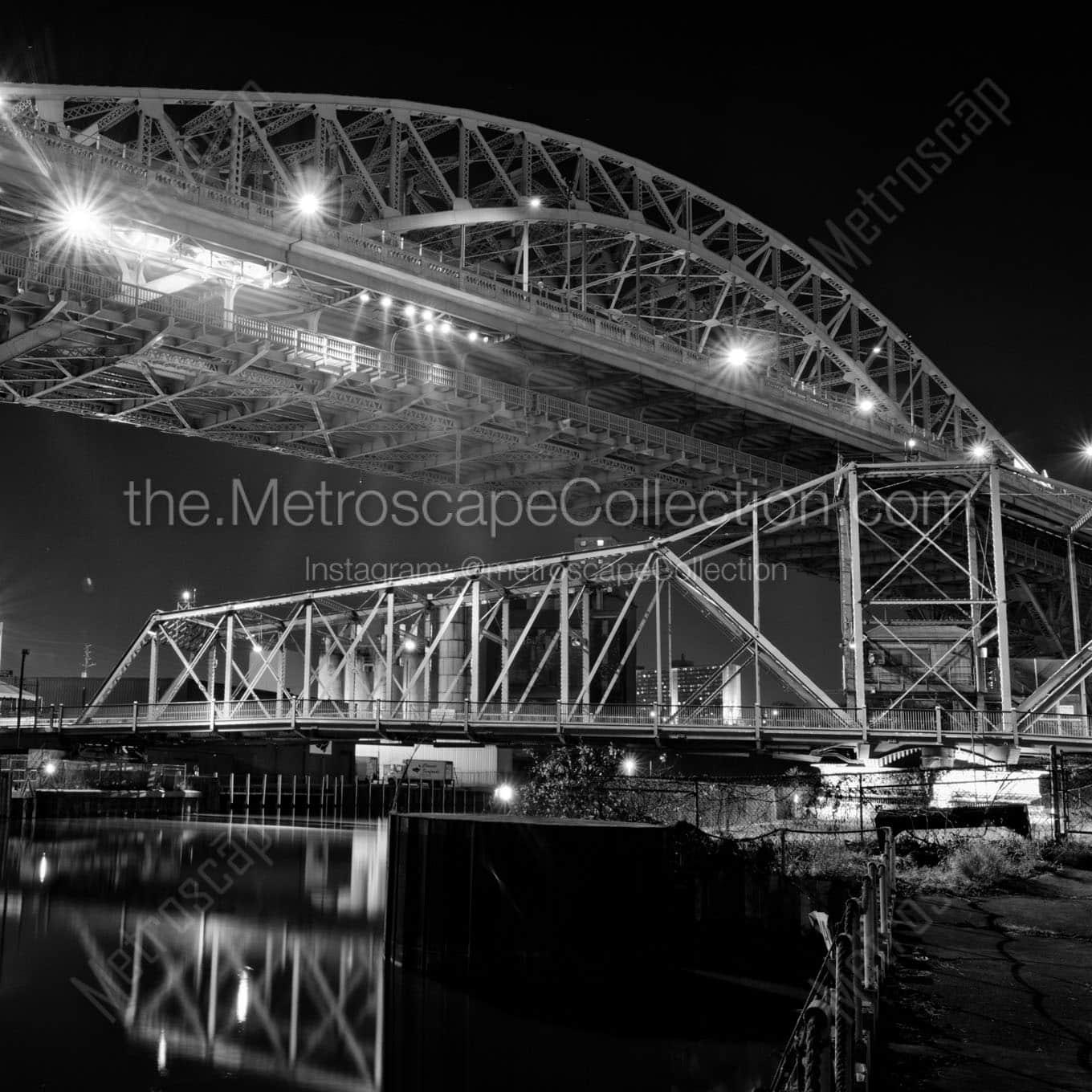 veterans memorial bridge at night Black & White Office Art